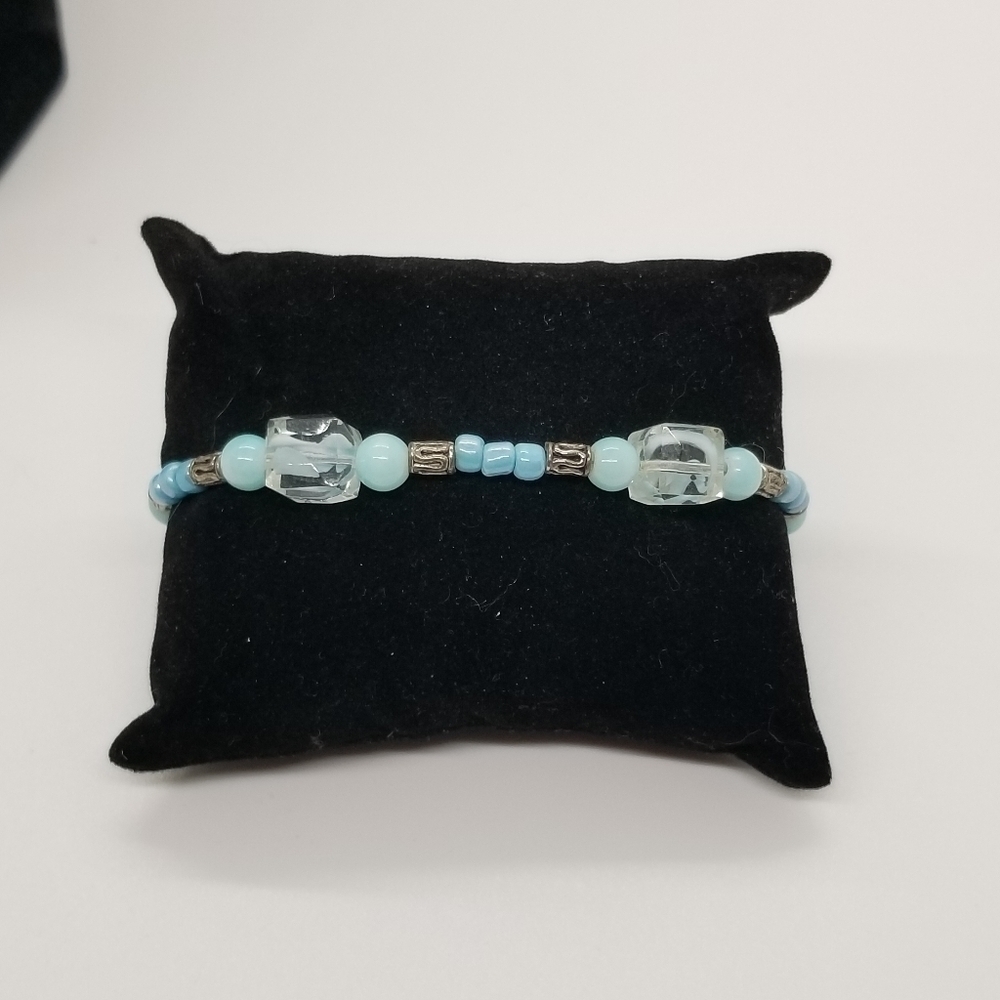 light blue and silver glass bead bracelet